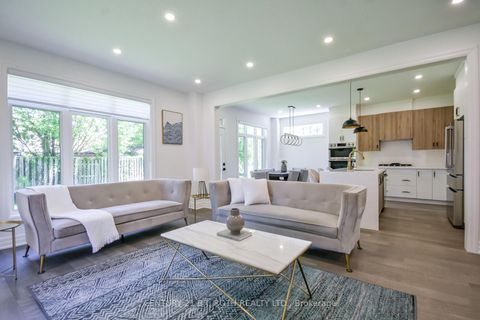 Photo 16 at 43 Auburn Court, Ardagh, Barrie