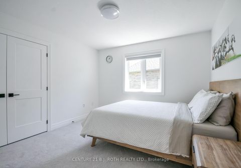 Photo 30 at 43 Auburn Court, Ardagh, Barrie