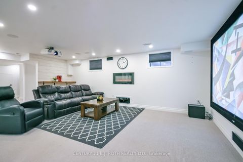 Photo 36 at 43 Auburn Court, Ardagh, Barrie