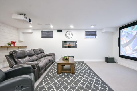 Photo 37 at 43 Auburn Court, Ardagh, Barrie