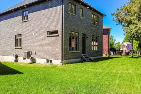 Photo 44 at 43 Auburn Court, Ardagh, Barrie