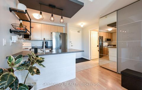 Photo 4 at 516 - 1415 Lawrence Avenue W, Amesbury, Toronto