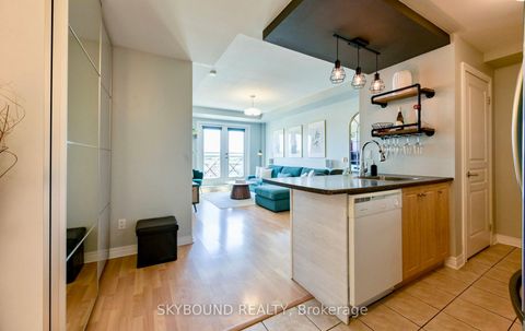 Photo 5 at 516 - 1415 Lawrence Avenue W, Amesbury, Toronto