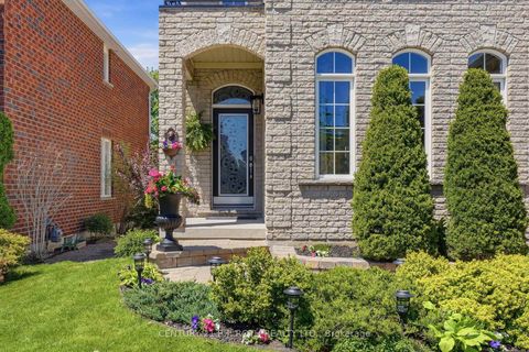 Photo 2 at 115 Sandringham Drive, Shore, Barrie