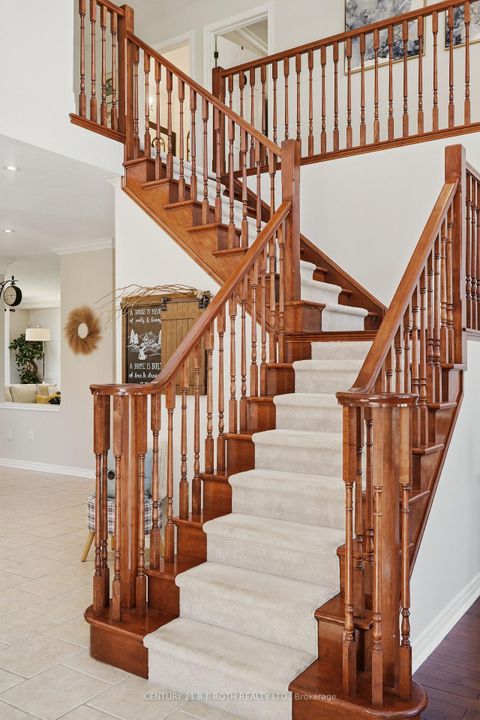 Photo 7 at 115 Sandringham Drive, Shore, Barrie