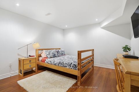 Photo 32 at 115 Sandringham Drive, Shore, Barrie