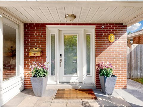 Photo 1 at 8 Meadowglade Crescent, Henry Farm, Toronto