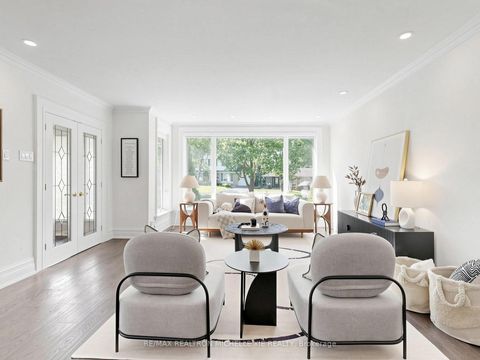 Photo 3 at 8 Meadowglade Crescent, Henry Farm, Toronto