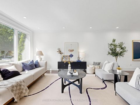 Photo 4 at 8 Meadowglade Crescent, Henry Farm, Toronto