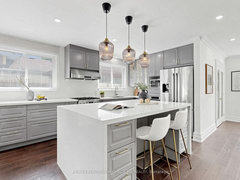 Photo 9 at 8 Meadowglade Crescent, Henry Farm, Toronto