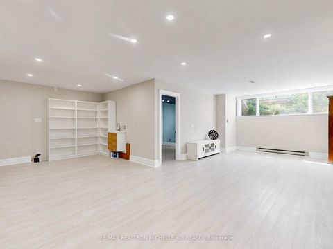 Photo 33 at 8 Meadowglade Crescent, Henry Farm, Toronto
