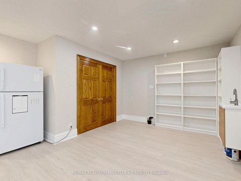 Photo 34 at 8 Meadowglade Crescent, Henry Farm, Toronto
