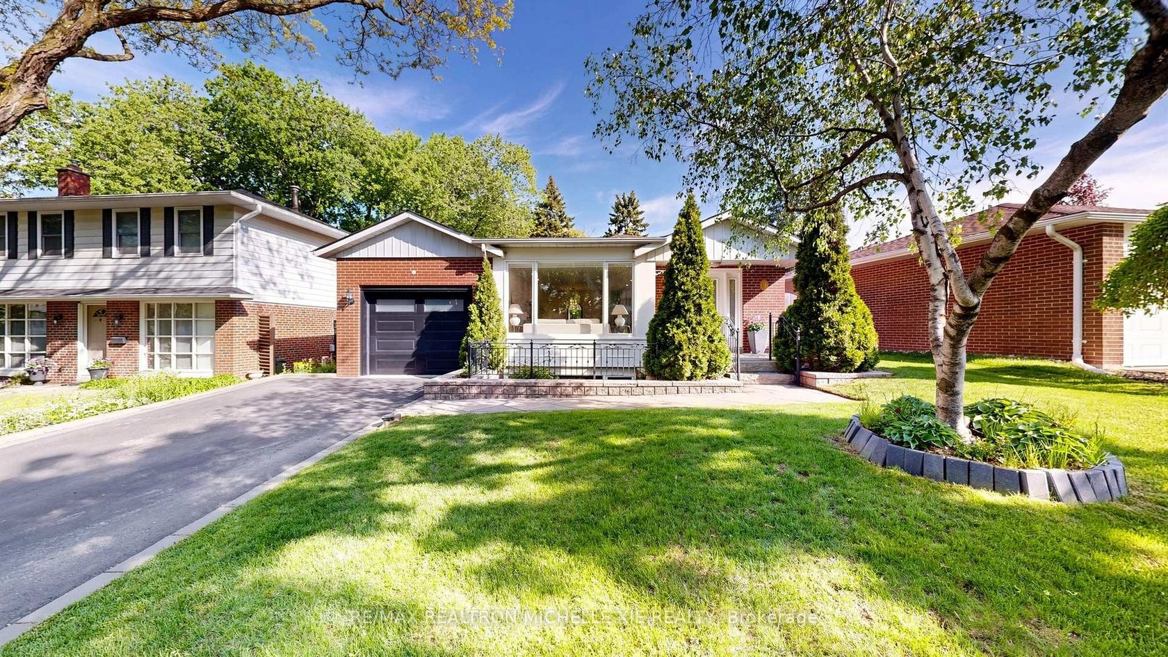 8 Meadowglade Crescent, Henry Farm, Toronto 