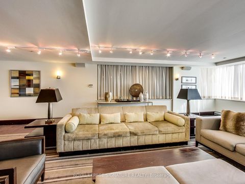 Photo 13 at 1219 - 438 King Street W, Waterfront Communities C1, Toronto