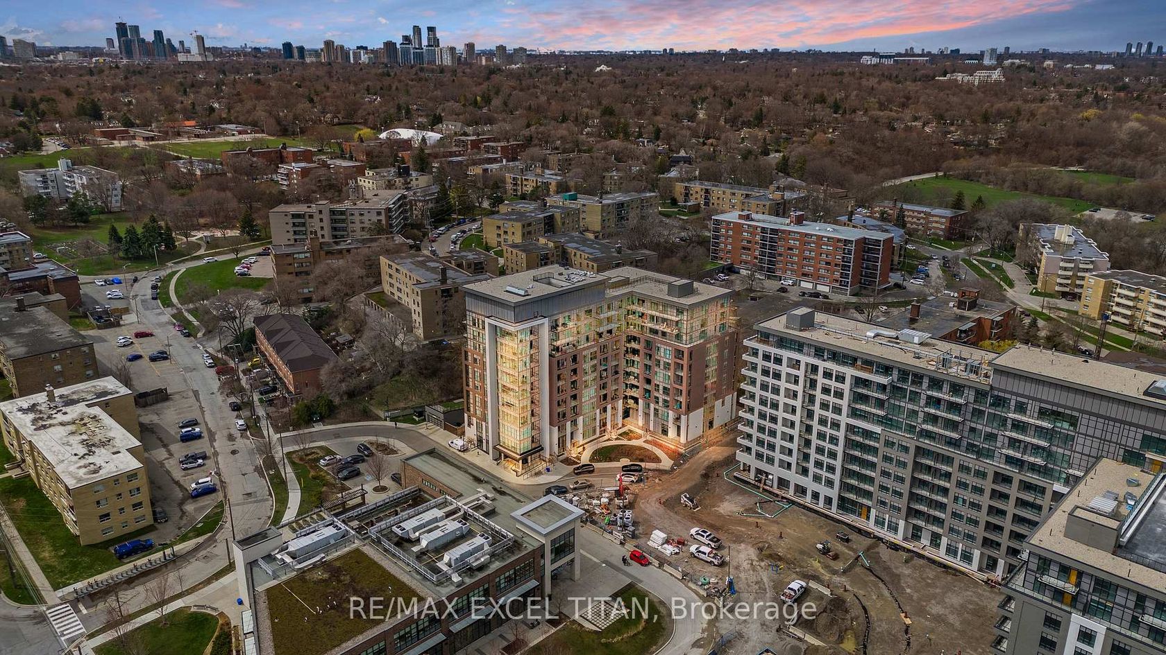 205 - 25 Neighbourhood Lane, Queensway, Toronto 
