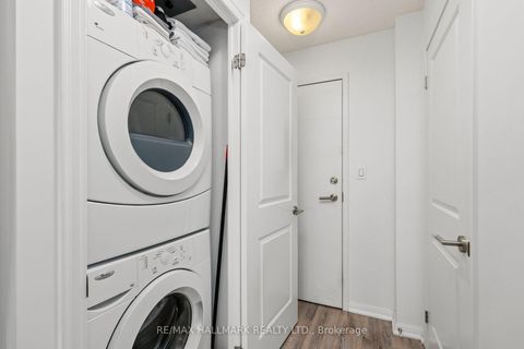 Photo 17 at 819 - 400 Adelaide Street E, Moss Park, Toronto