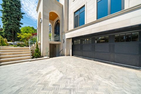 Photo 2 at 43 Wanless Crescent, York Mills, Toronto