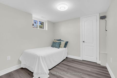 Photo 32 at 6 Vanbrugh Avenue, Cliffside, Toronto
