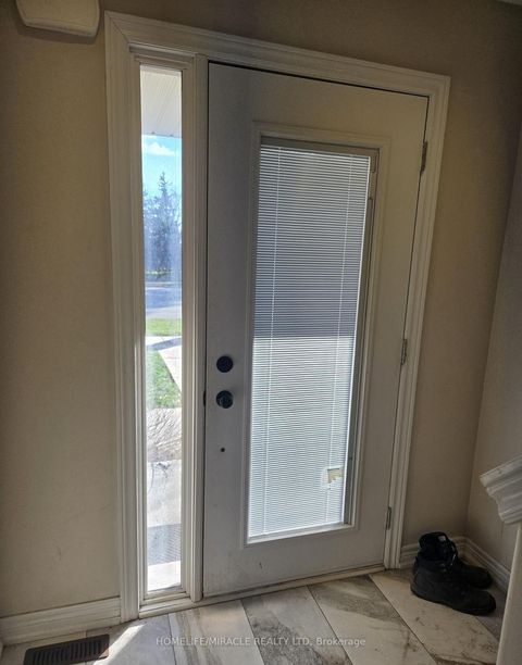 Photo 4 at 27 - 1 Leggott Avenue, Painswick North, Barrie