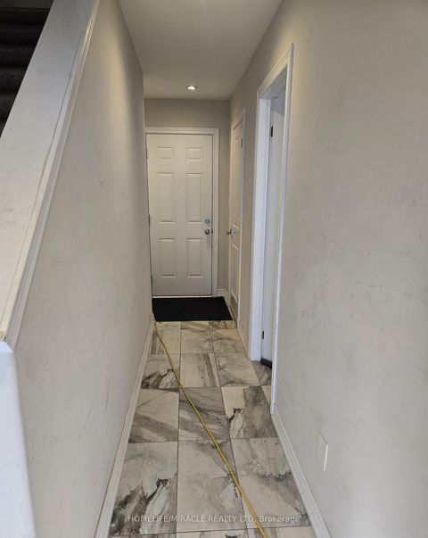 Photo 5 at 27 - 1 Leggott Avenue, Painswick North, Barrie