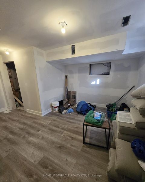 Photo 25 at 27 - 1 Leggott Avenue, Painswick North, Barrie