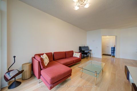 Photo 11 at 802 - 8 McKee Avenue, Willowdale East, Toronto