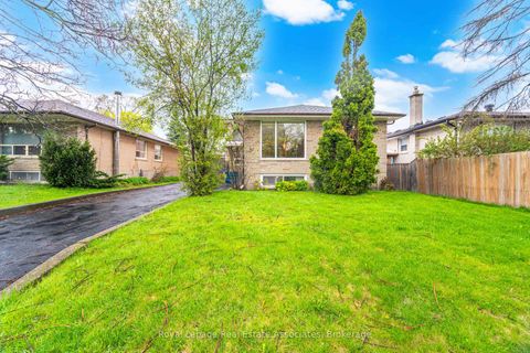 Photo 2 at 193 Kingsview Boulevard, The Westway, Toronto