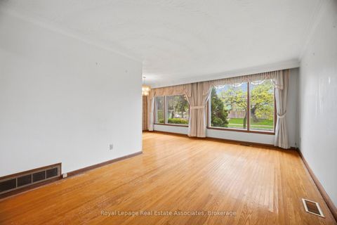 Photo 8 at 193 Kingsview Boulevard, The Westway, Toronto