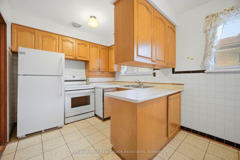 Photo 13 at 193 Kingsview Boulevard, The Westway, Toronto