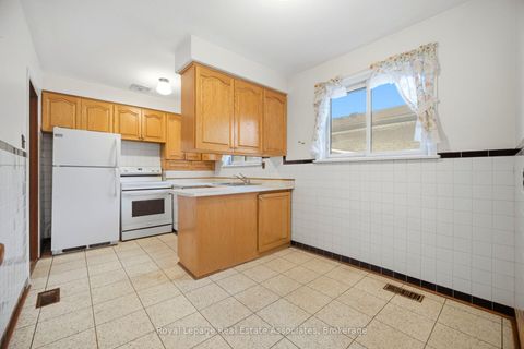 Photo 17 at 193 Kingsview Boulevard, The Westway, Toronto