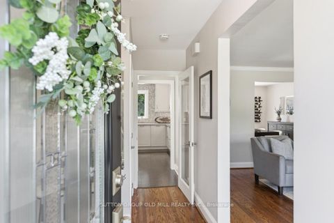 Photo 2 at 78 Ballacaine Drive, Queensway, Toronto