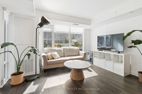 Photo 2 at TH109 - 160 Flemington Road E, Glen Park, Toronto