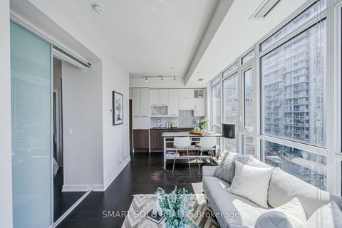 Photo 13 at 1407 - 199 Richmond Street W, Waterfront Communities C1, Toronto
