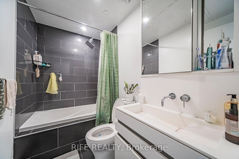 Photo 10 at 2204 - 197 Yonge Street, Yonge Corridor, Toronto