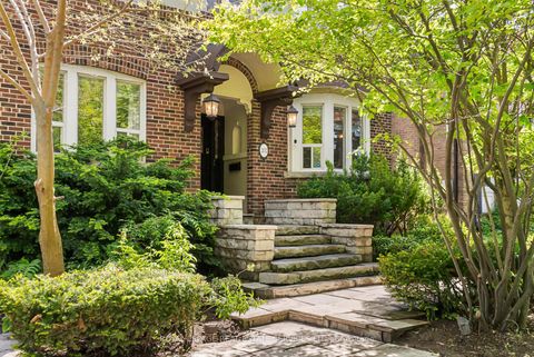 Photo 1 at 202 Dinnick Crescent, Lawrence Park South, Toronto