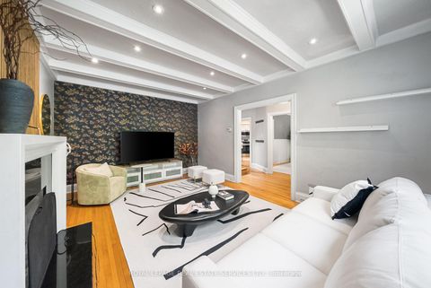 Photo 6 at 202 Dinnick Crescent, Lawrence Park South, Toronto