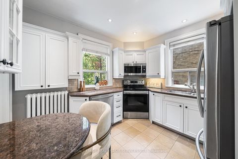 Photo 13 at 202 Dinnick Crescent, Lawrence Park South, Toronto