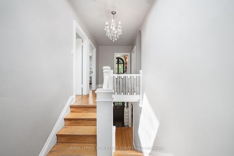 Photo 16 at 202 Dinnick Crescent, Lawrence Park South, Toronto