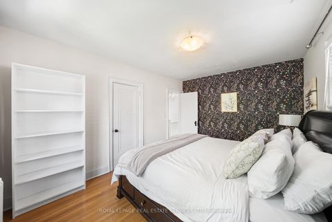 Photo 21 at 202 Dinnick Crescent, Lawrence Park South, Toronto