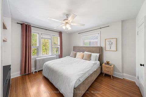 Photo 22 at 202 Dinnick Crescent, Lawrence Park South, Toronto