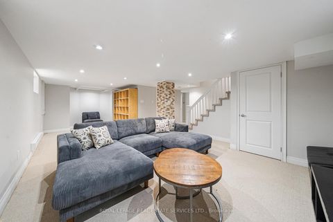 Photo 32 at 202 Dinnick Crescent, Lawrence Park South, Toronto