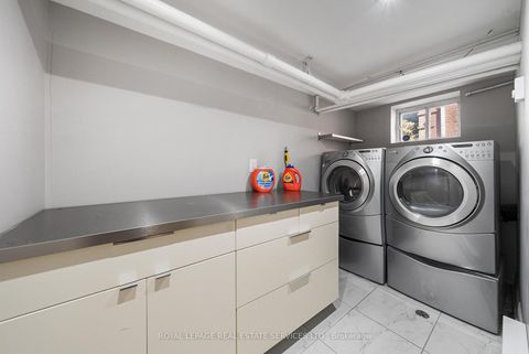 Photo 36 at 202 Dinnick Crescent, Lawrence Park South, Toronto