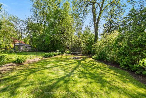 Photo 38 at 202 Dinnick Crescent, Lawrence Park South, Toronto
