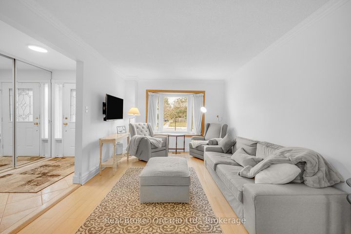 Photo 3 at 6366 Miller's Grove, Meadowvale, Mississauga