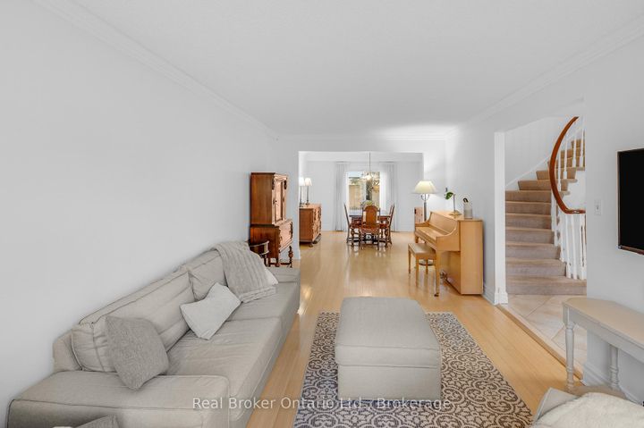 Photo 4 at 6366 Miller's Grove, Meadowvale, Mississauga