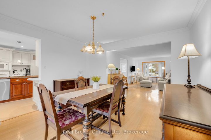 Photo 7 at 6366 Miller's Grove, Meadowvale, Mississauga