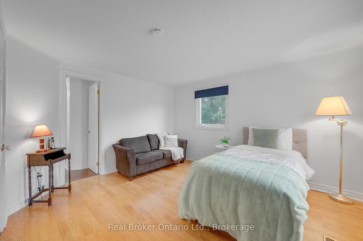Photo 27 at 6366 Miller's Grove, Meadowvale, Mississauga