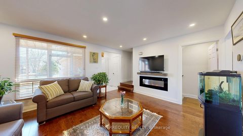 Photo 3 at 68 Phalen Crescent, Milliken, Toronto
