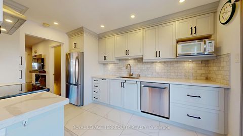 Photo 7 at 68 Phalen Crescent, Milliken, Toronto