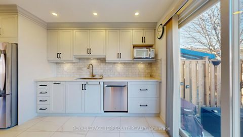 Photo 8 at 68 Phalen Crescent, Milliken, Toronto